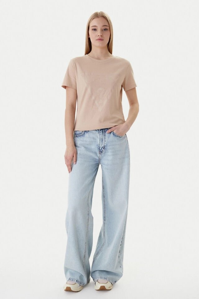 Guess Tişört Bej Normal Kesim