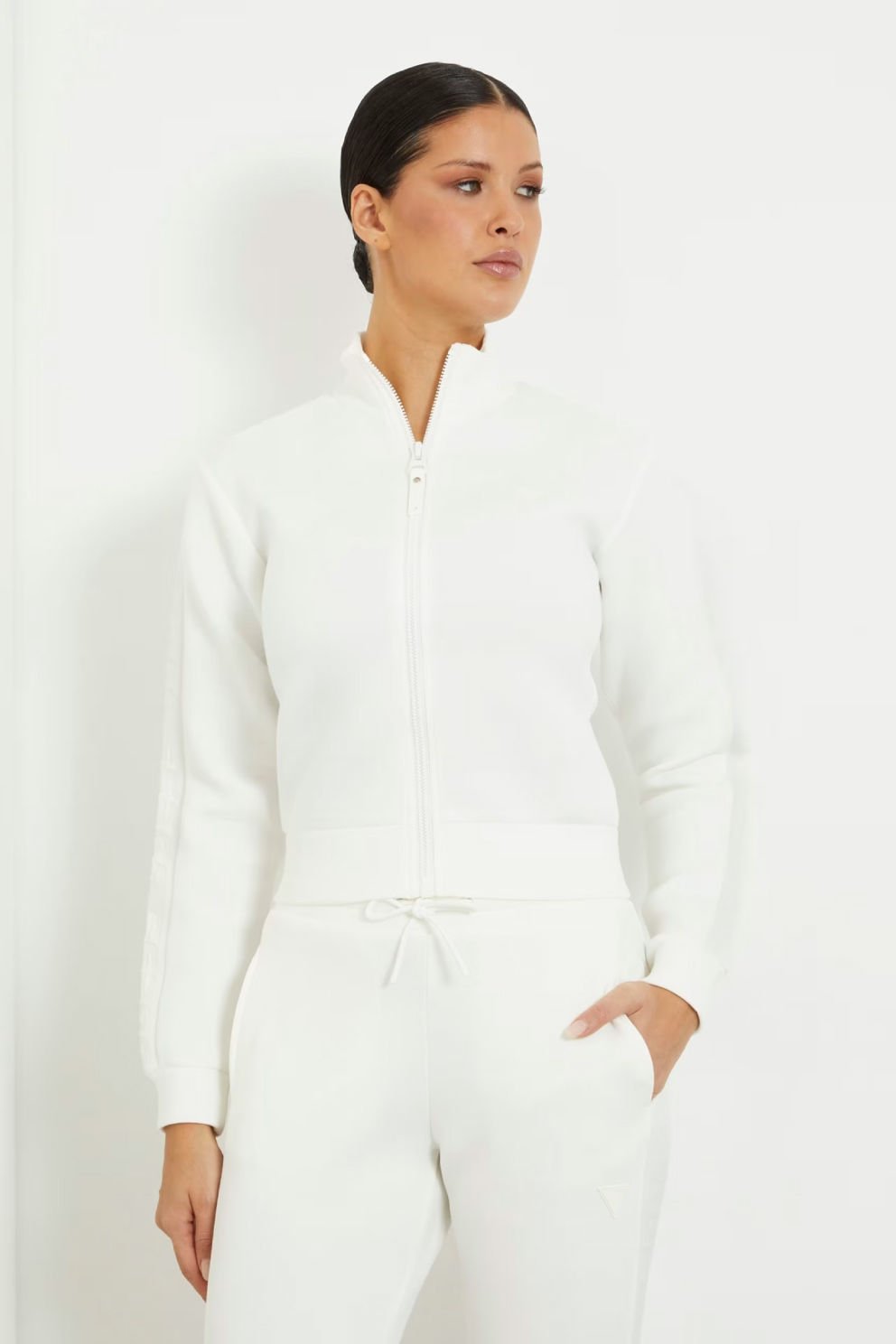 Guess Logo Şeritli Regular Fit Fermuarlı Dik Yaka Bayan Sweat Beyaz