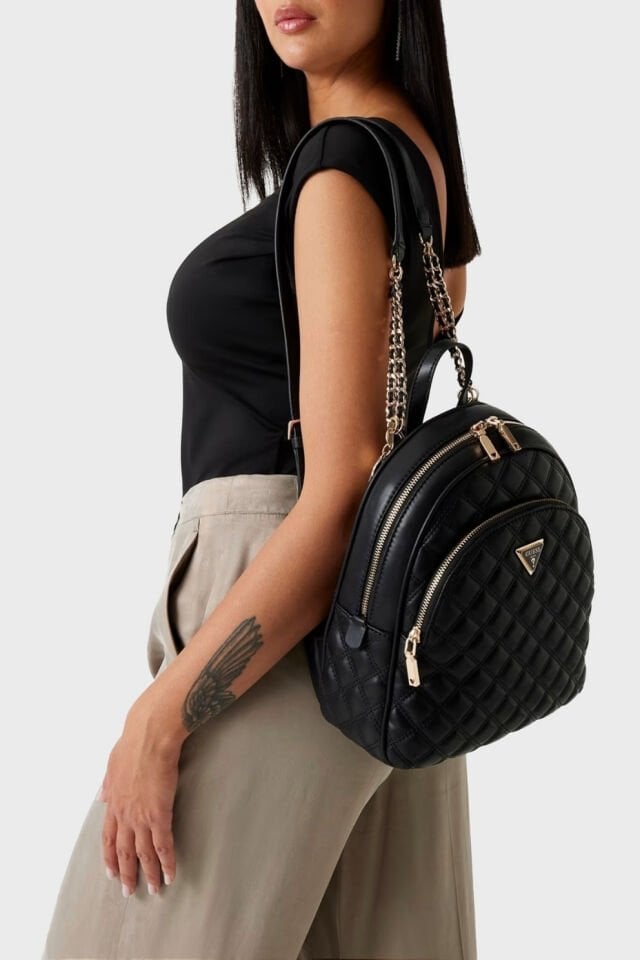 Guess Giully Kapitoneli Ayarlanabilir Omuz Askılı  Bayan Sırt Çantası Siyah