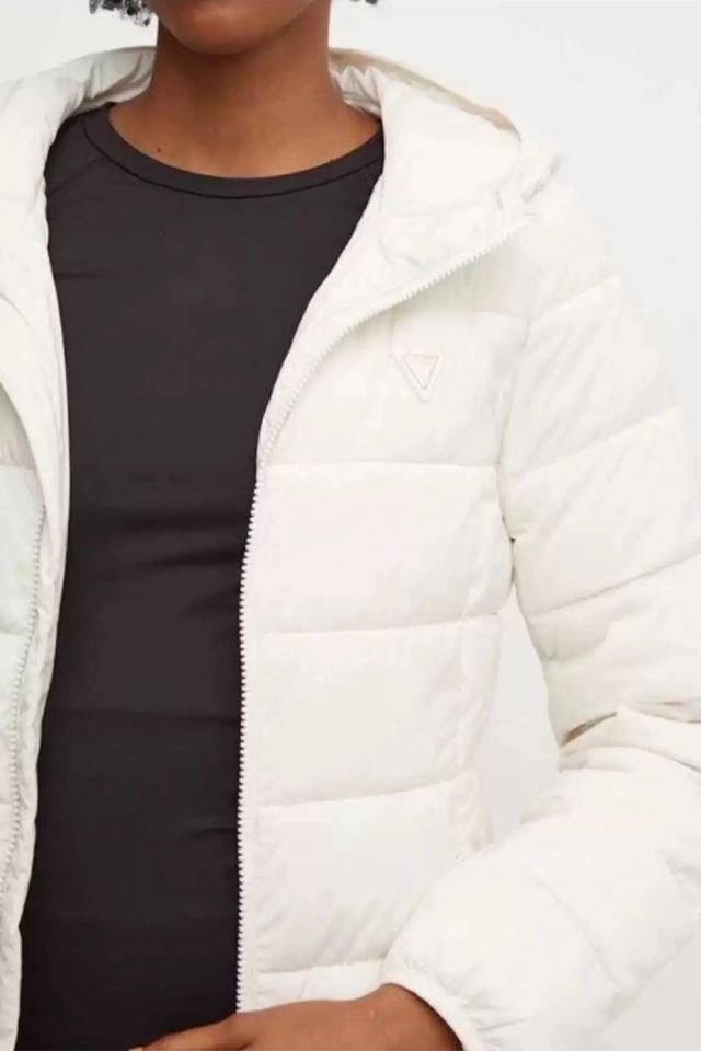 Guess New Aleta Kapitoneli Regular Fit Kapüşonlu Uzun Şişme Mont Beyaz