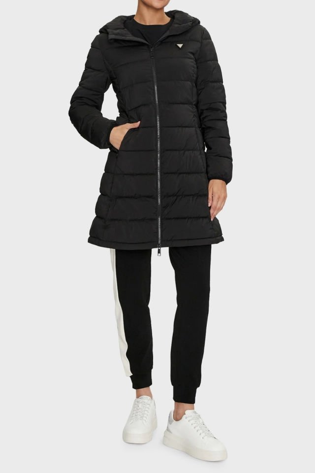 Guess New Aleta Kapitoneli Regular Fit Kapüşonlu Uzun Şişme Mont Siyah