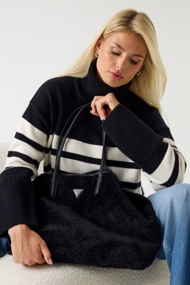 Guess Victoria Suni Kürk Omuz Çantası Siyah