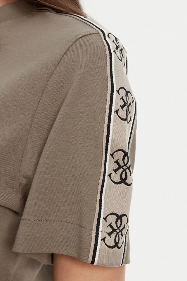 Guess Logolu Bantlı Kısa Tişört