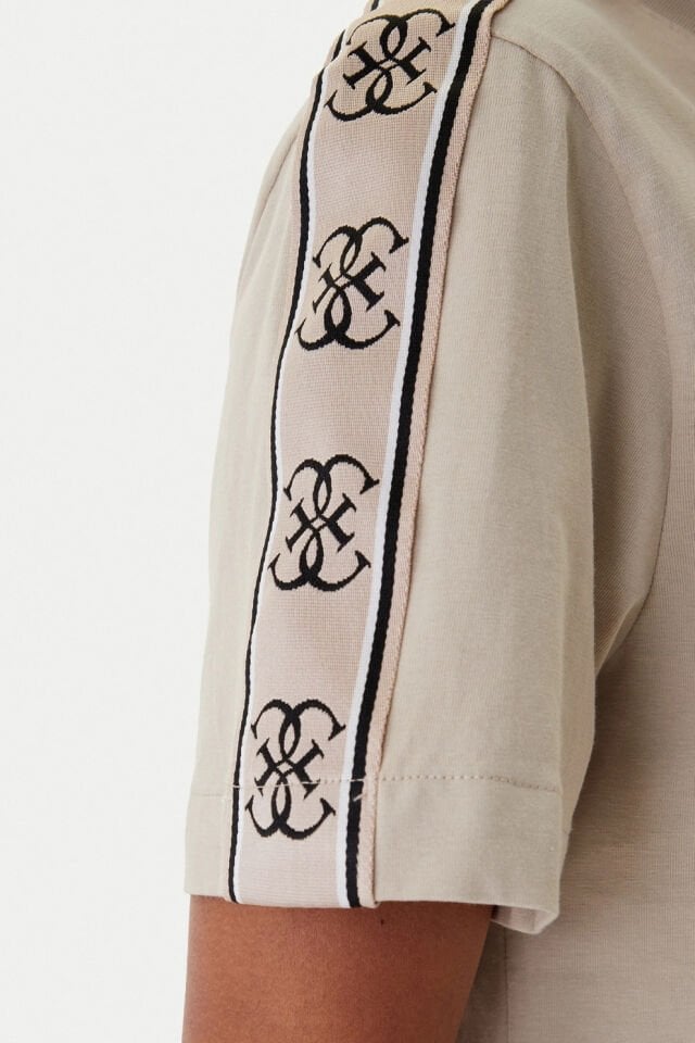 Guess Logolu Bantlı Kısa Tişört