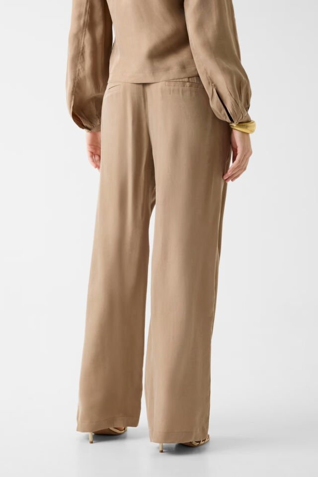 Guess  Gabardin Kumaştan Bol Paçalı Eşofman Altı