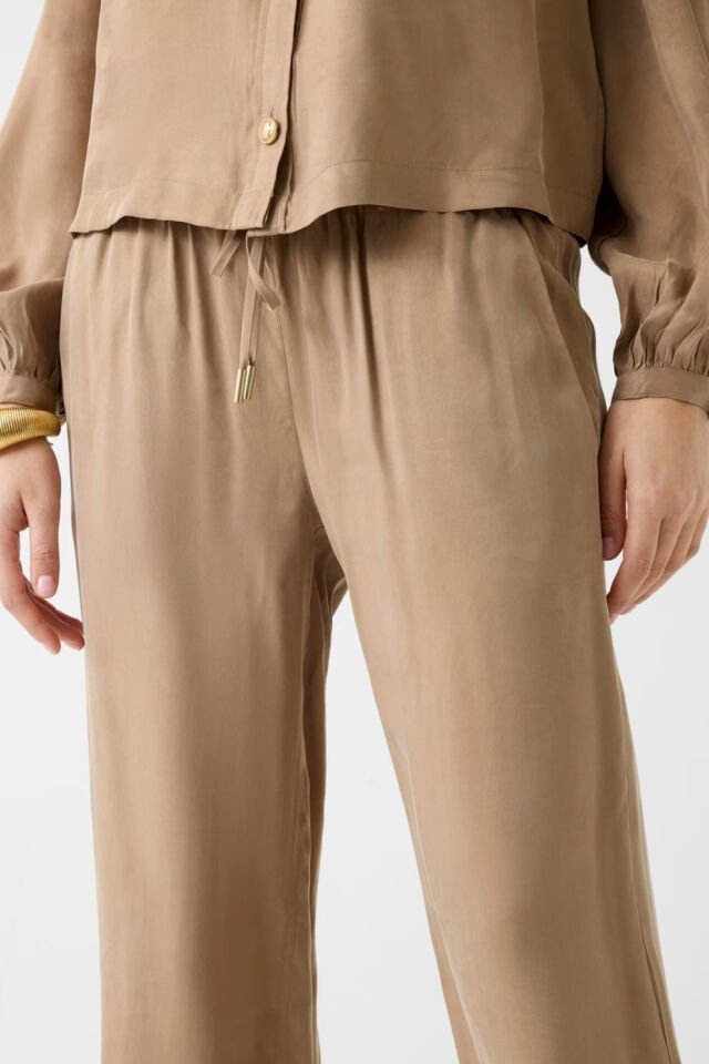 Guess  Gabardin Kumaştan Bol Paçalı Eşofman Altı