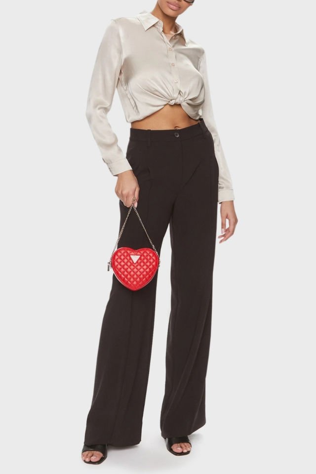 Guess Rianee Zincir Askılı Kalp Desenli  Çanta Kırmızı