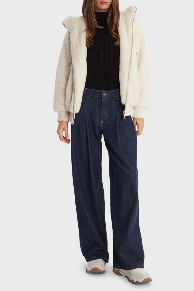 Guess Lucrezia Regular Fit Kapüşonlu Yaka Sırtta Logo Detaylı Bayan Mont