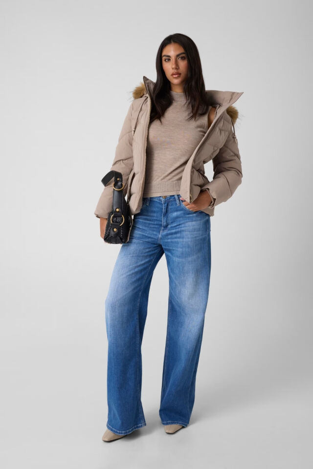 Guess Kısa Kemerli Şişme Ceket Krem