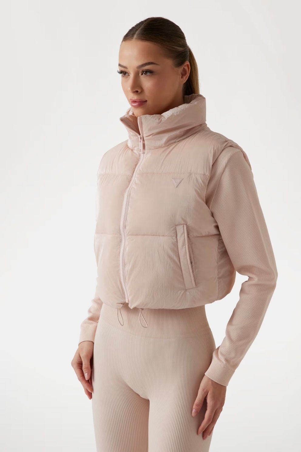 Guess Kolsuz Kısa Şişme Mont Pembe