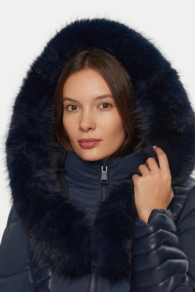 Guess Suni Kürk Kapüşonlu Şişme Mont Koyu Mavi