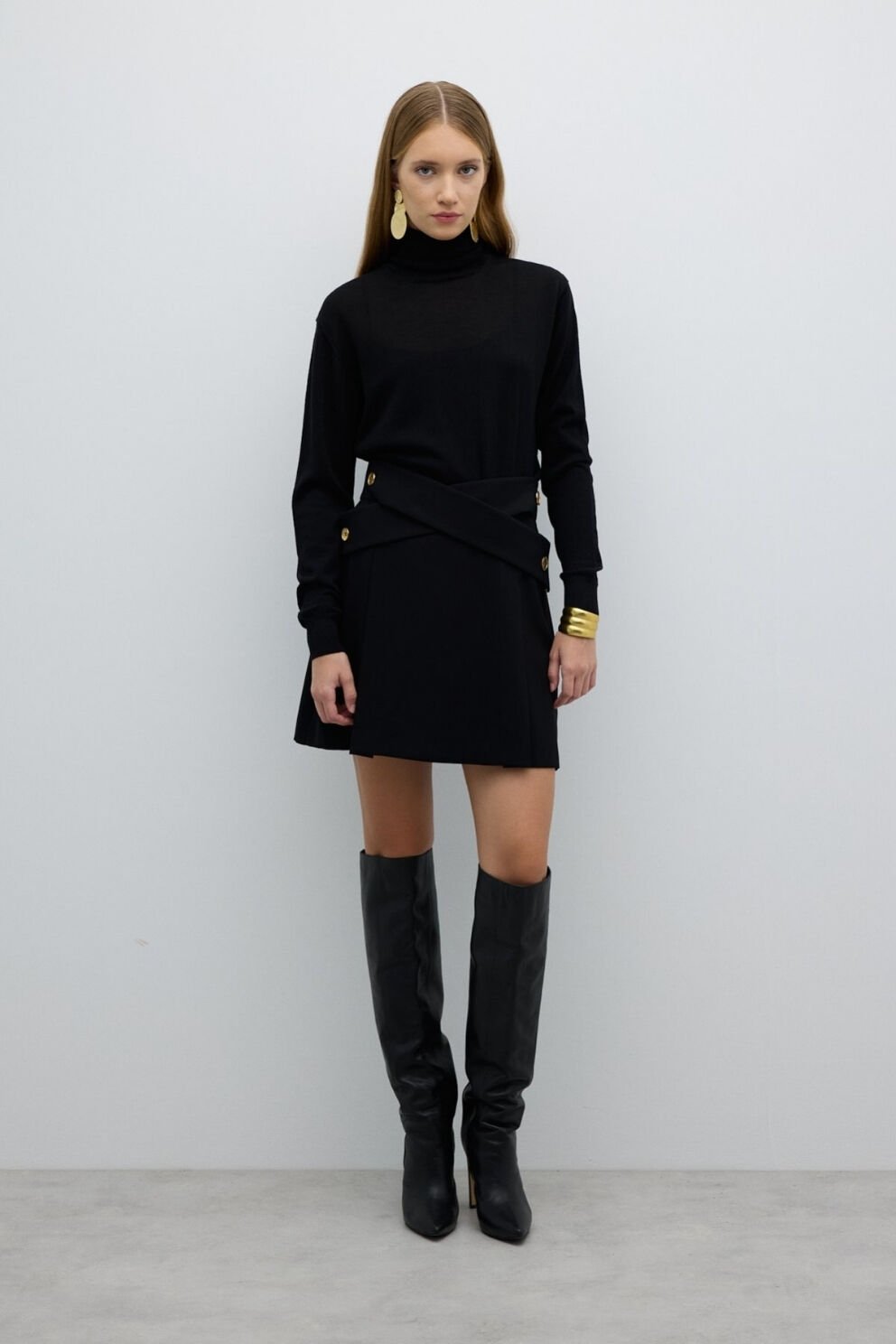 Roman Çift Kemer Görünümlü Gold Düğmeli Mini Etek Siyah