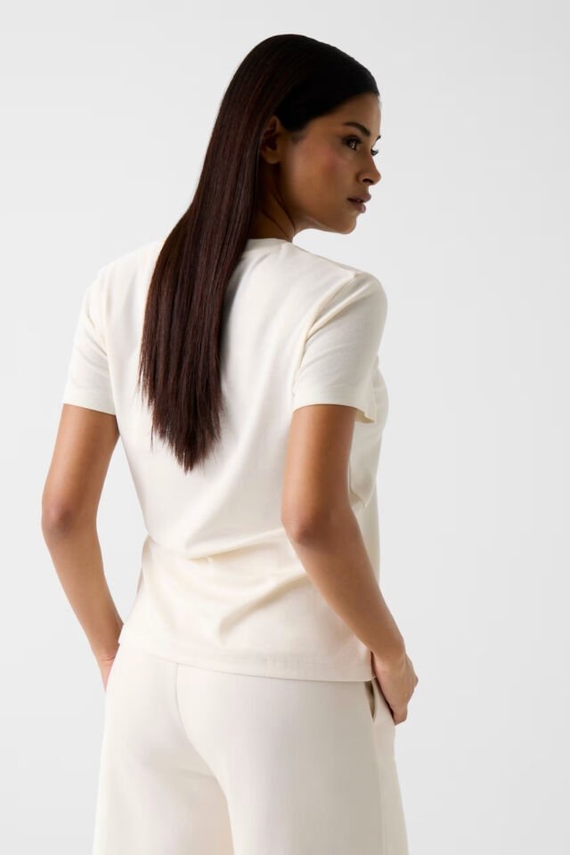 Guess Nakışlı Logolu Tişört Beyaz