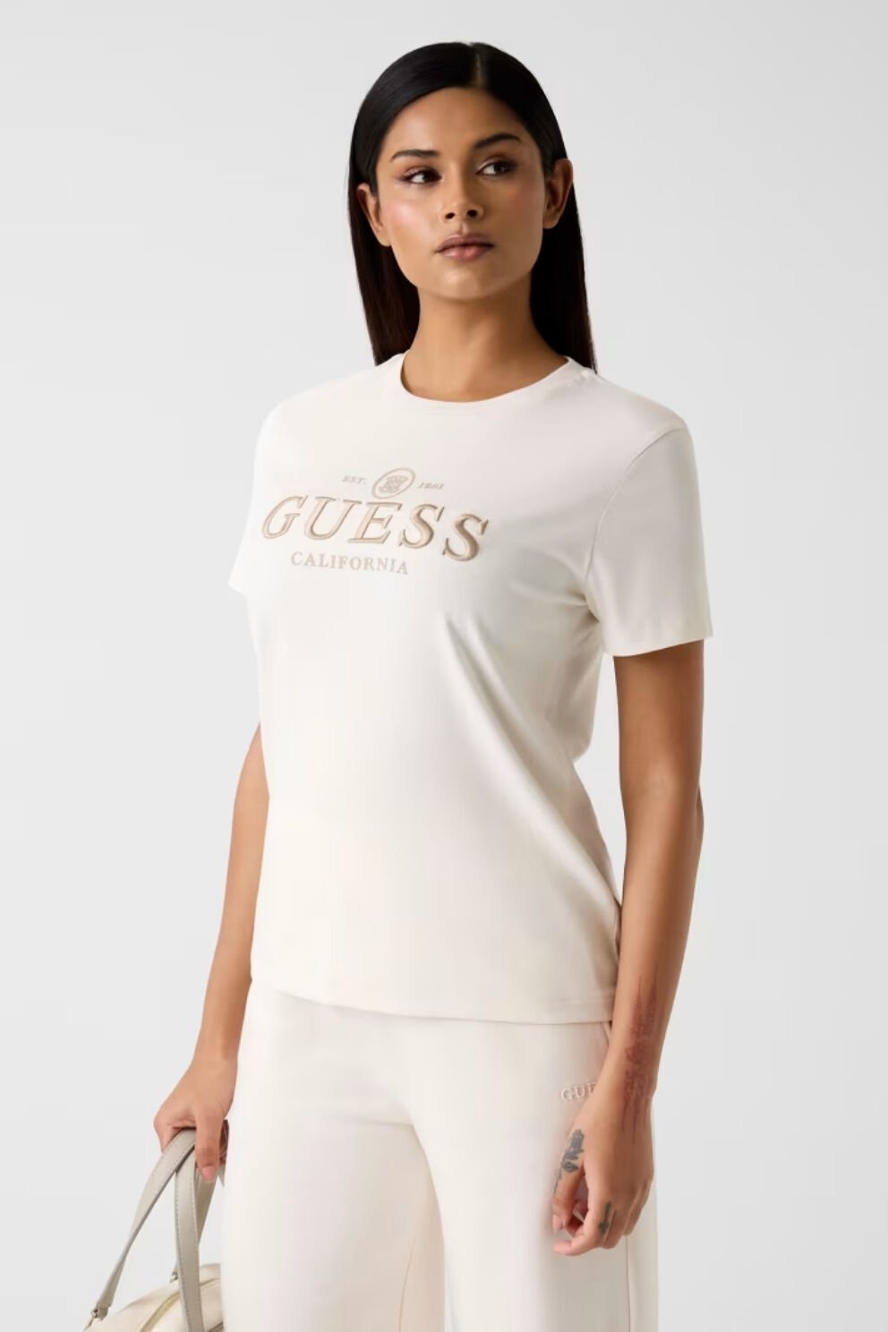 Guess Nakışlı Logolu Tişört Beyaz