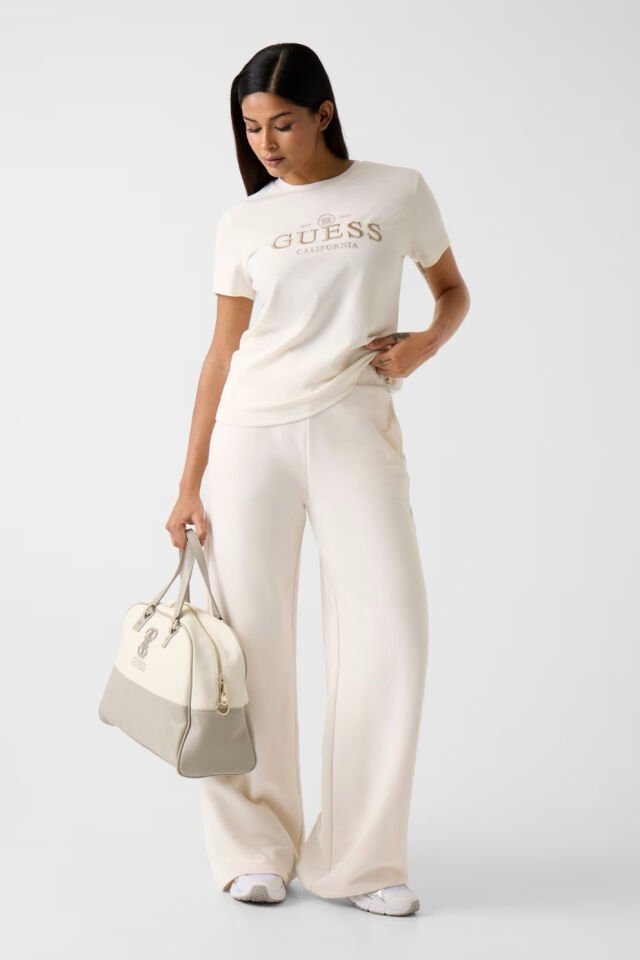 Guess Nakışlı Logolu Tişört Beyaz