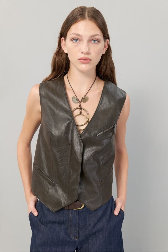 Roman Önü Fermuarlı V Yaka Eskitme Deri Yelek Kahve