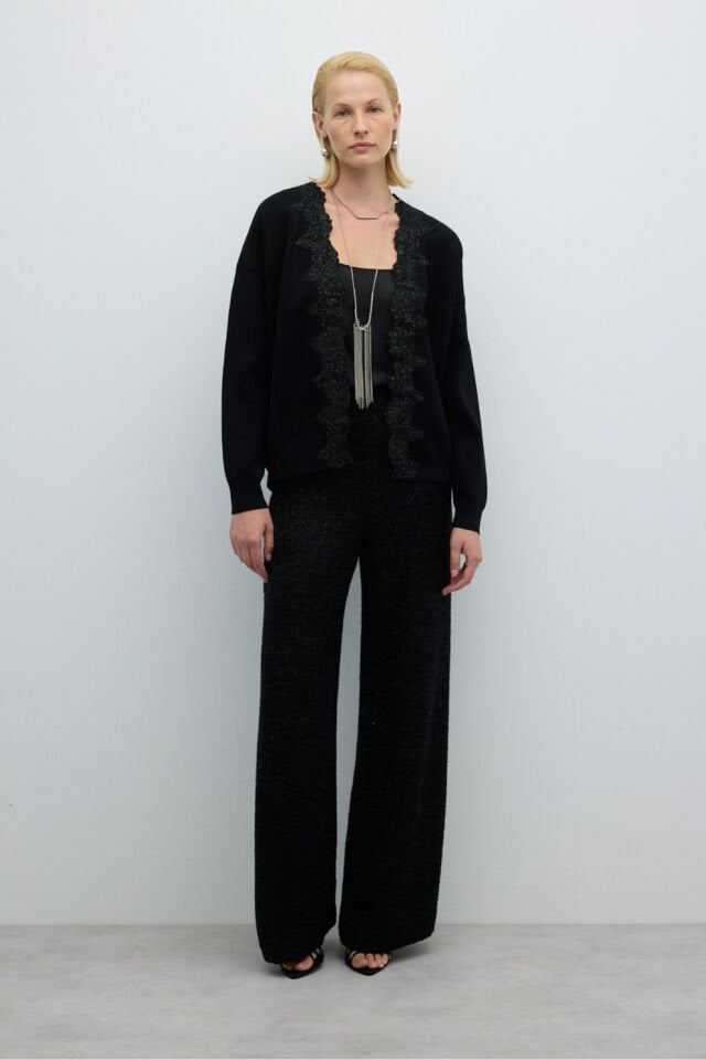 Roman İşleme Detaylı Triko Hırka Siyah