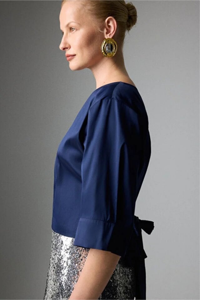 Roman Beli Kuşaklı Truvakar Kol Bluz Lacivert