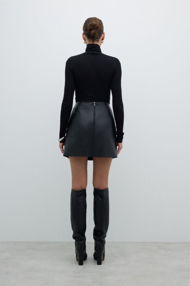 Roman Trok Detaylı Çift Cepli Mini Etek Siyah