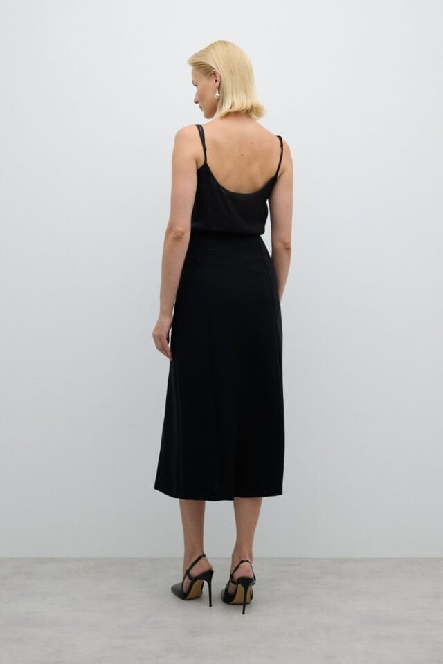 Roman Zincir İşlemeli Yırtmaçlı Midi Boy Etek Siyah