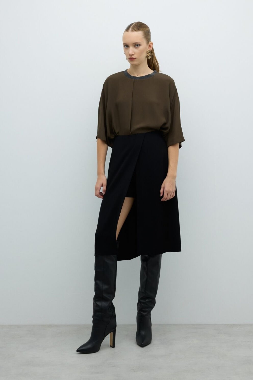 Roman İçi Şort Detaylı Midi Boy Etek Siyah