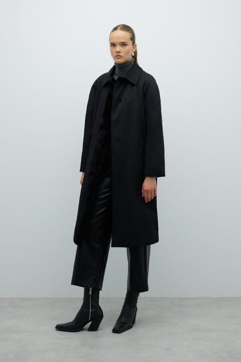 Roman Kürk Detaylı Beli Kemerli Pardesü Siyah