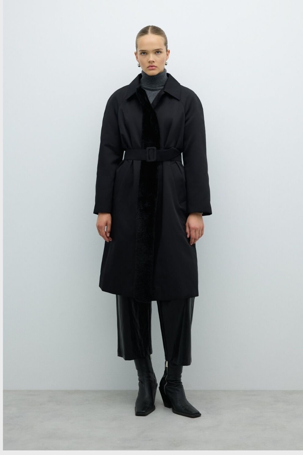 Roman Kürk Detaylı Beli Kemerli Pardesü Siyah