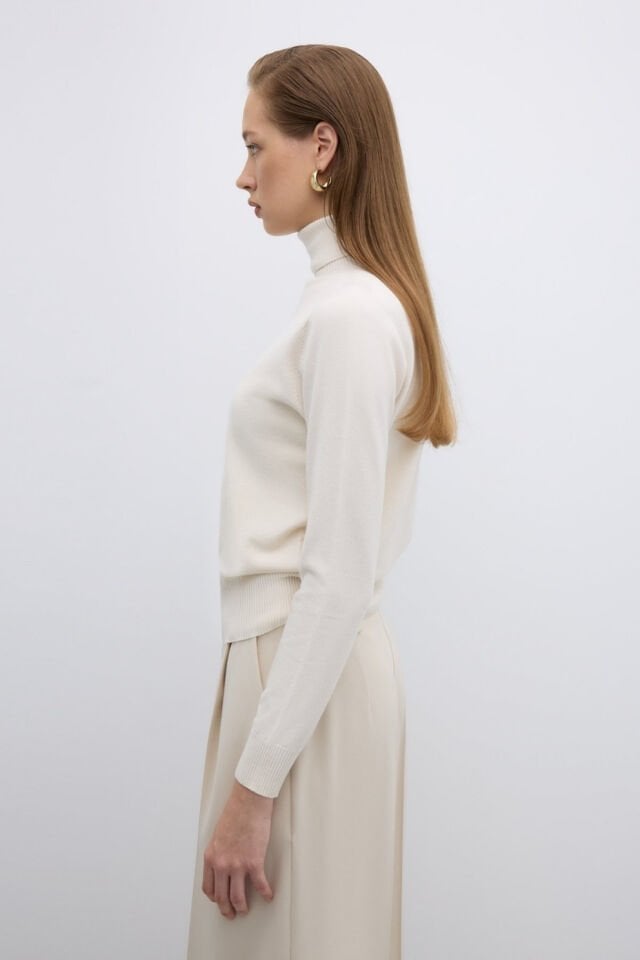 Roman Balıkçı Yaka Triko Ekru