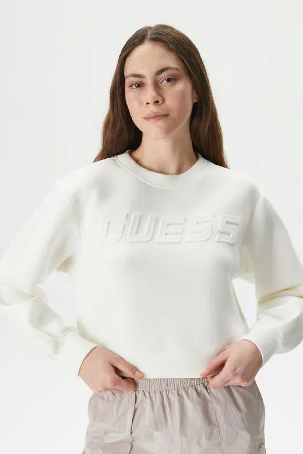 Guess Önde Logolu Kadın Sweatshirt Krem