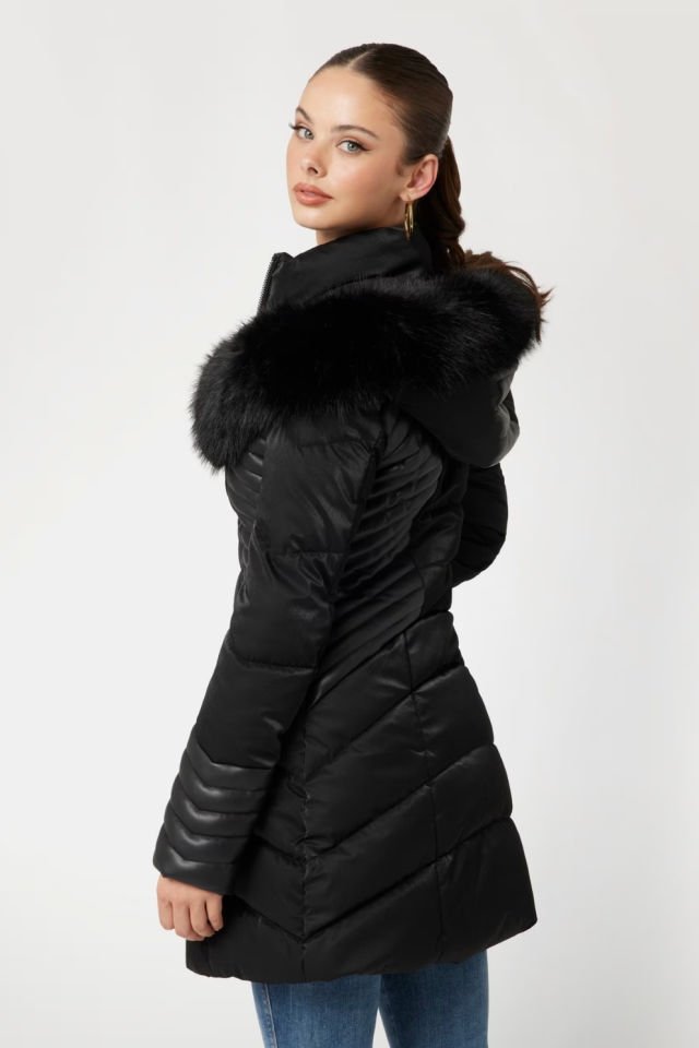 Guess Suni Kürk Kapüşonlu Şişme Mont Siyah