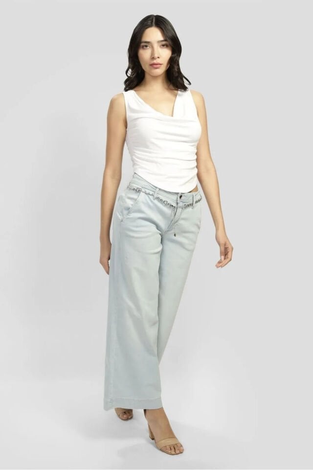 Guess Fitted Kolsuz Üst Beyaz