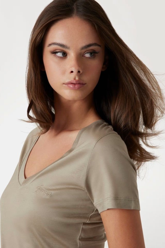 Guess V Yaka T-shirt Krem