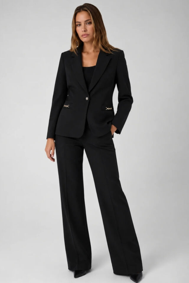 Guess Tek Sıra Düğmeli Logolu Belinde Zincir Detaylı Blazer Ceket Siyah