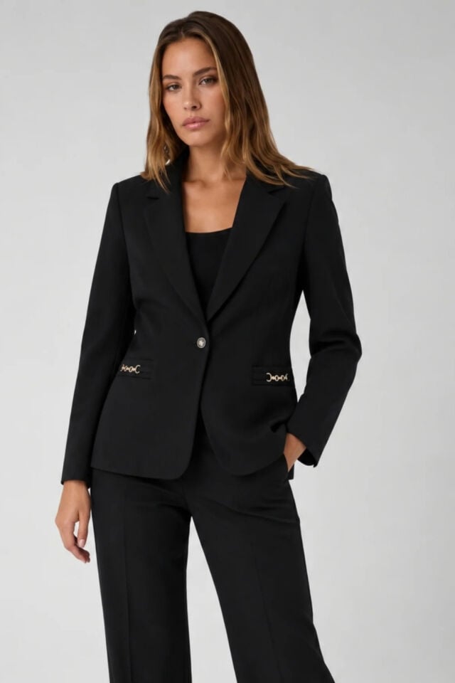 Guess Tek Sıra Düğmeli Logolu Belinde Zincir Detaylı Blazer Ceket Siyah