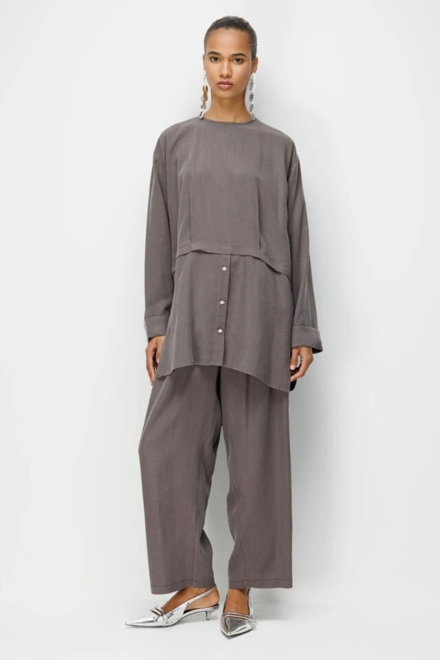 Ghisa Düğme Detaylı Oversize Takım