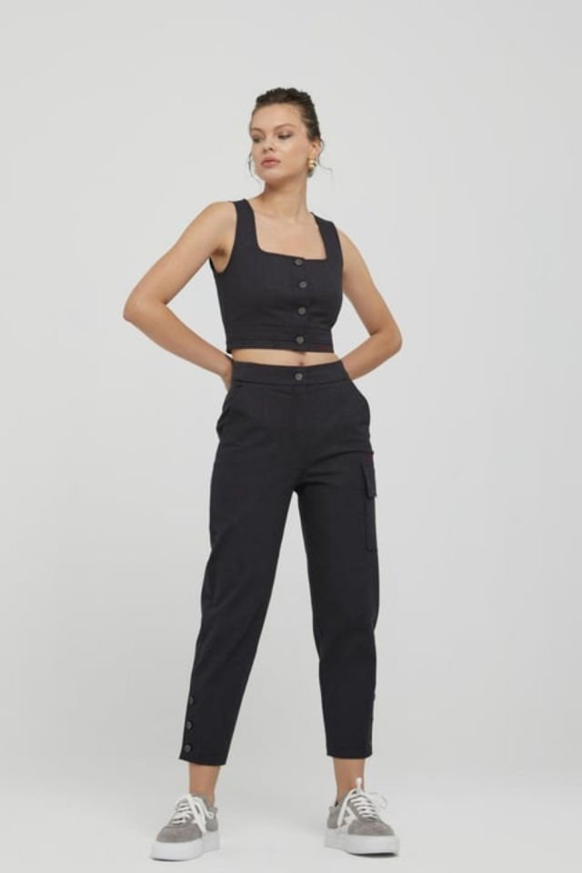 Naar Büstiyer Siyah