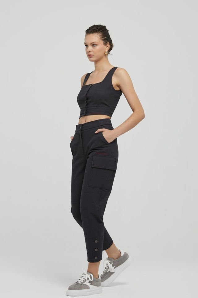 Naar Büstiyer Siyah