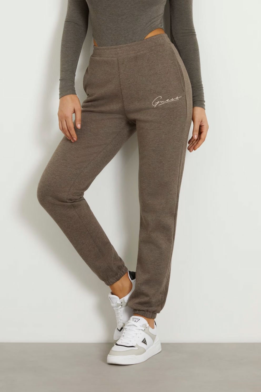 Guess Küçük Logolu Jogger Pantolon Kahverengi