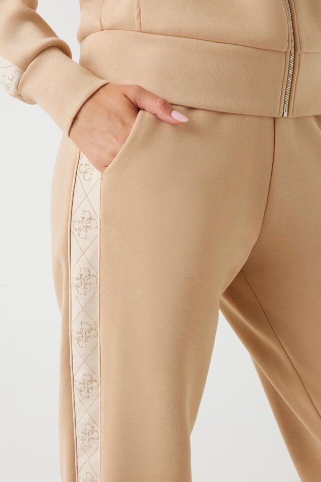 Guess Logo Bantlı Tüplü Koşu Pantolonları Bej