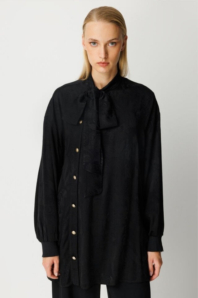 Ghisa Fular Yaka Takım Siyah