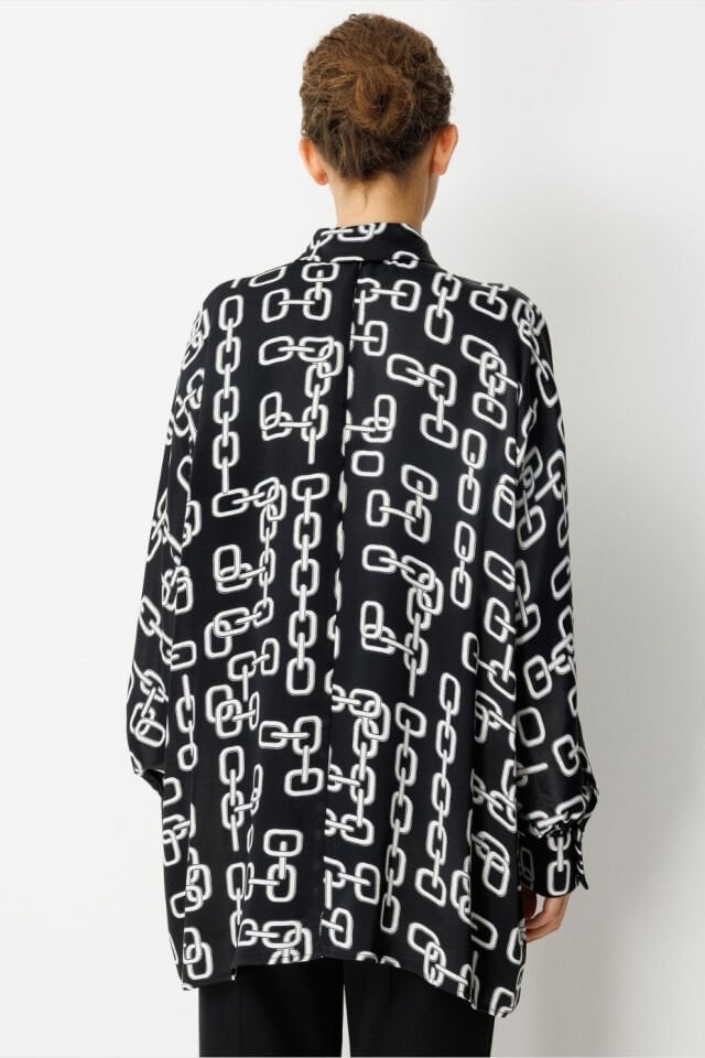 Ghisa Broş Detaylı Tunik Siyah Zincir Desenli