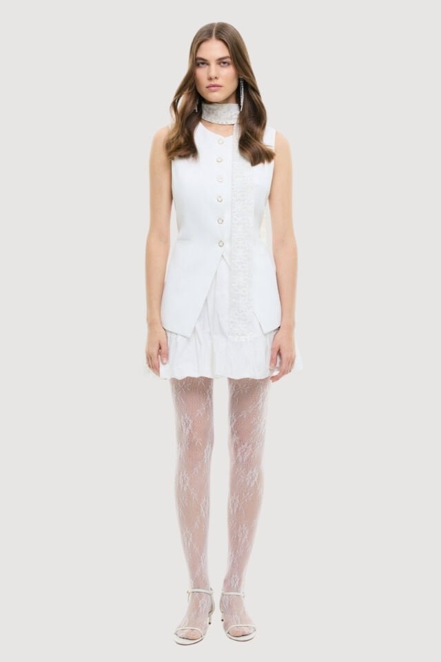 Roman Bele Oturan Toka Detaylı Yelek Beyaz