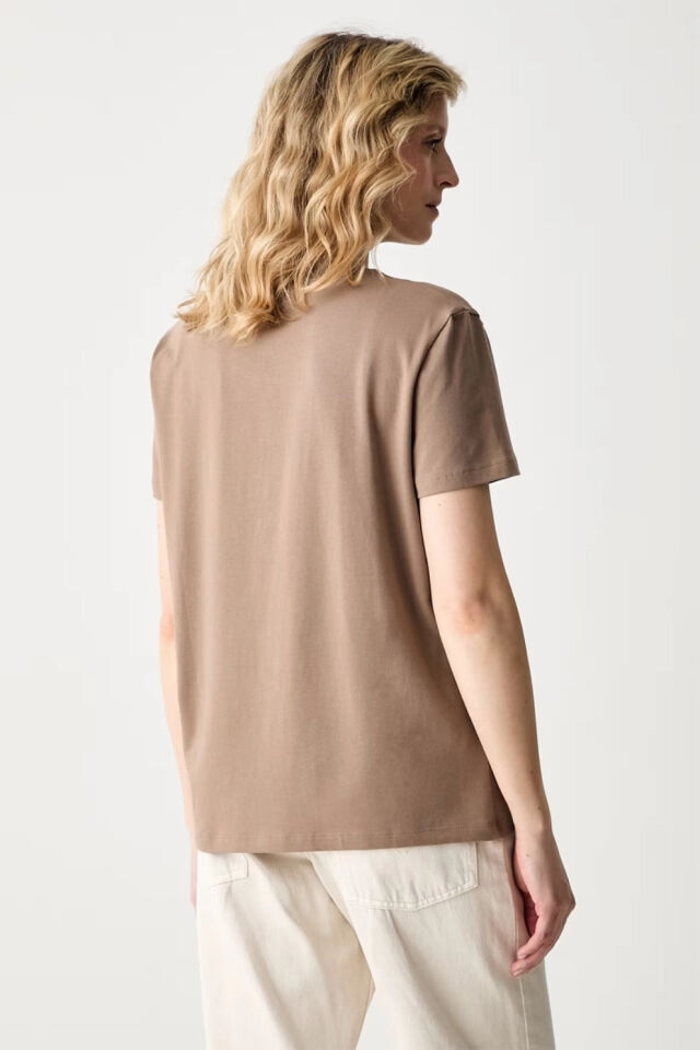 Guess Syrma Kadın Aktif Regular Fit T-Shirt Kahverengi