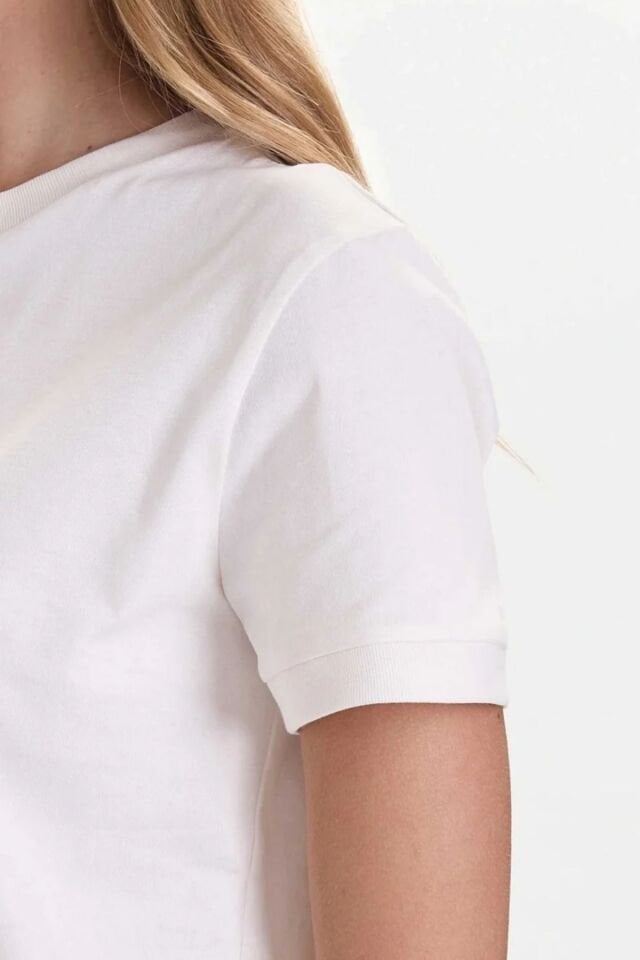 Guess Unique Kadın Beyaz Aktif Regular Fit T-Shirt