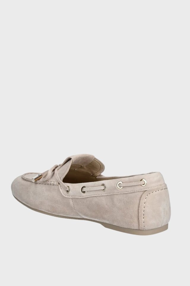 Guess Süet Kadın Mokasen Ayakkabı Fiyonk Detaylı Bej