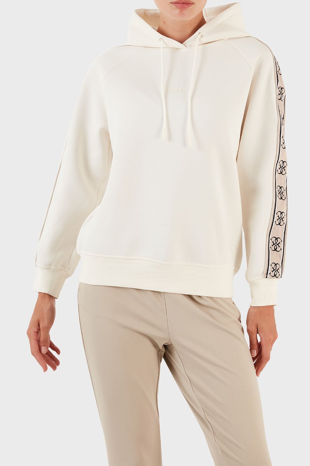 Guess Logo Şeritli Pamuklu Kapüşonlu Regular Fit Bayan Sweatshirt Ekru