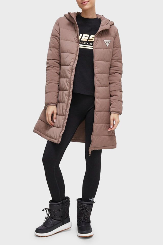 Guess Regular Fit Kapüşonlu Uzun Şişme Bayan Mont Kahverengi