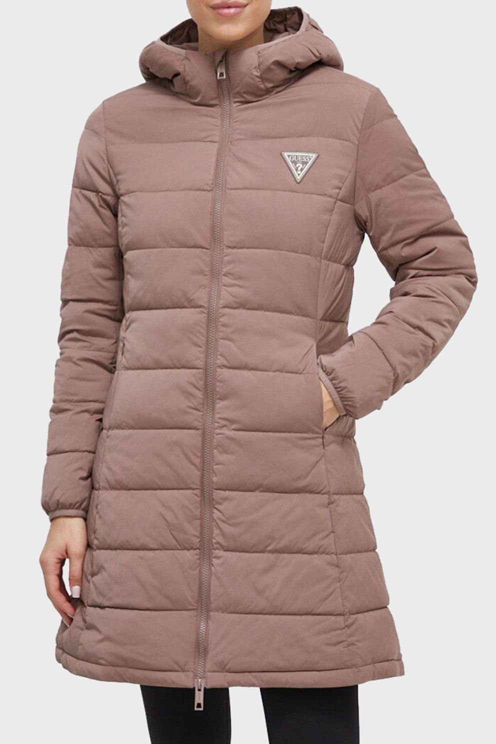 Guess Regular Fit Kapüşonlu Uzun Şişme Bayan Mont Kahverengi