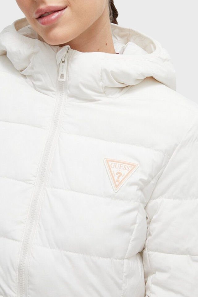 Guess Regular Fit Kapüşonlu Uzun Şişme Bayan Mont Beyaz