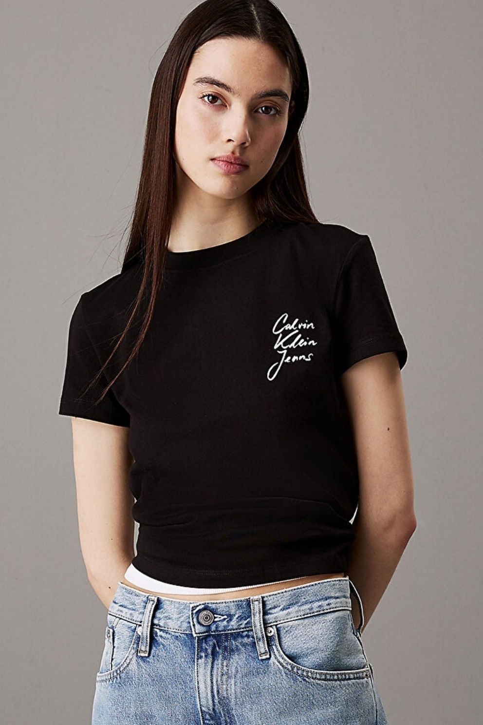 Calvin Klein Kadın Script İnstitutional Tişört Siyah